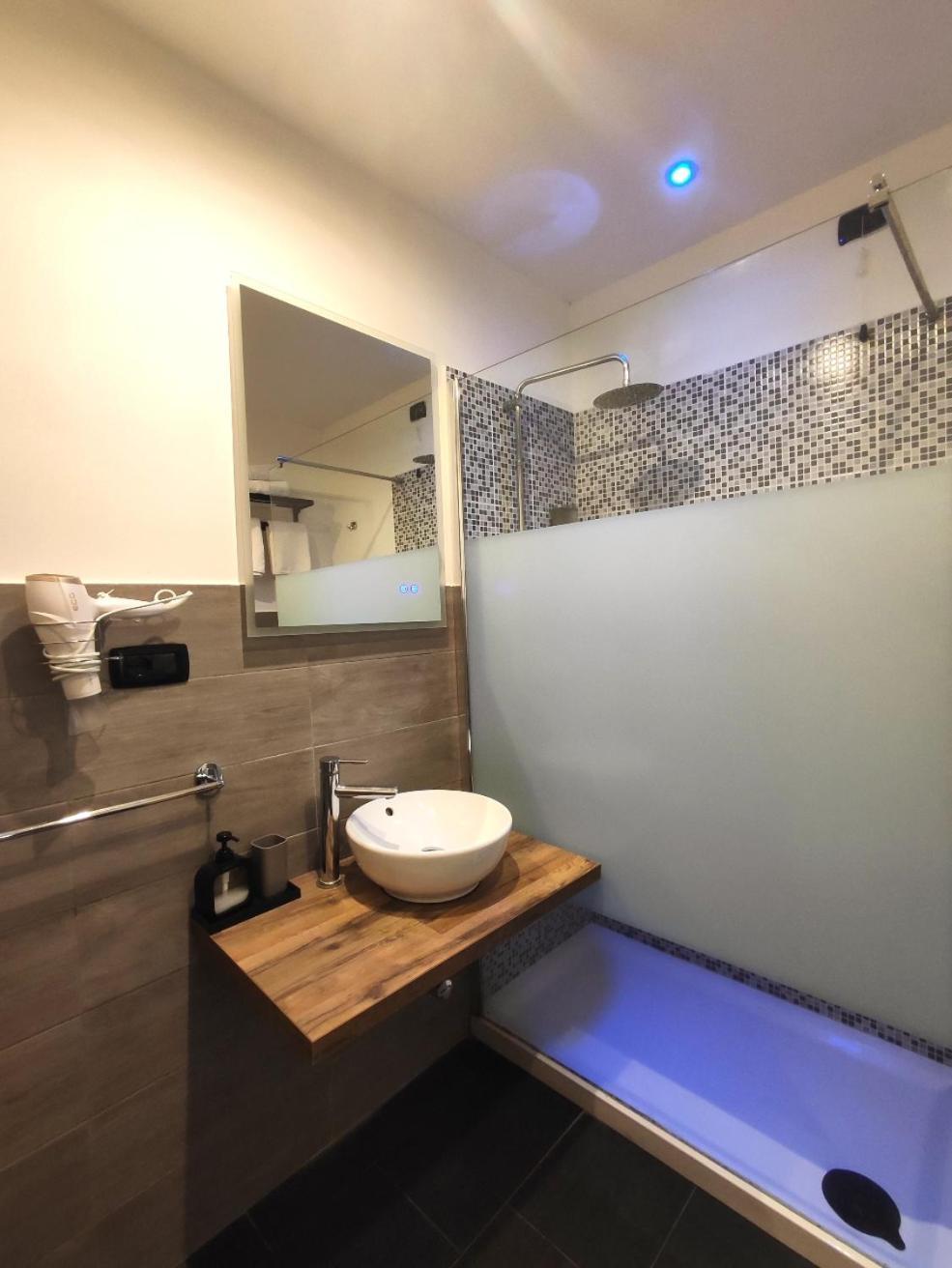 Chroma Italy - Chroma Deka Hotel ภายนอก รูปภาพ